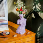 Lade das Bild in den Galerie-Viewer, Doiy - Vase Venus lila
